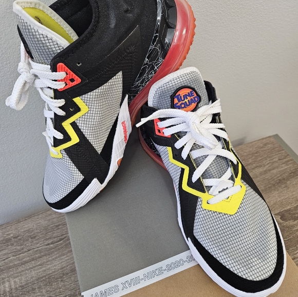 LeBron XV111 Low Nike, 8 Men's, White/ Bright  Crimson- Black - Picture 7 of 16